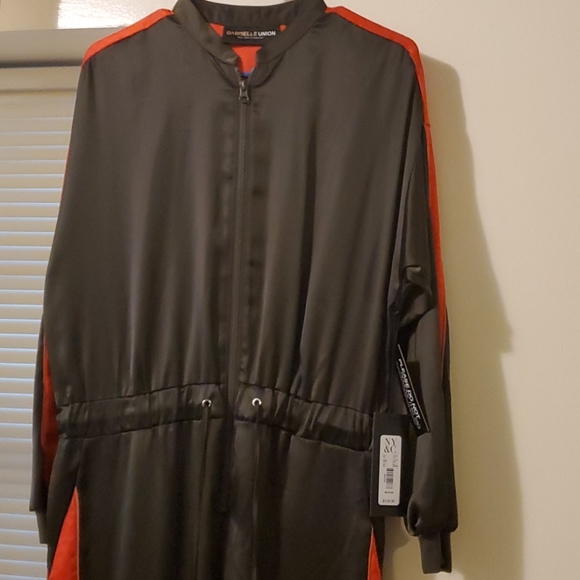 Gabrielle Union Piped Half Zip Jumpsuit - Picture 4 of 4